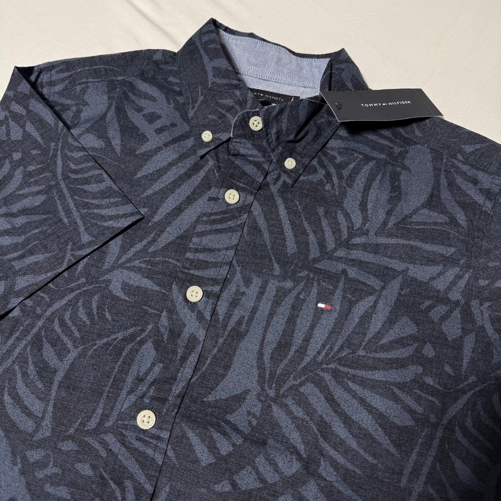 NWT Tommy Hilfiger Men's Blue Short Sleeve Button-Down Palm Aop Print Size Small